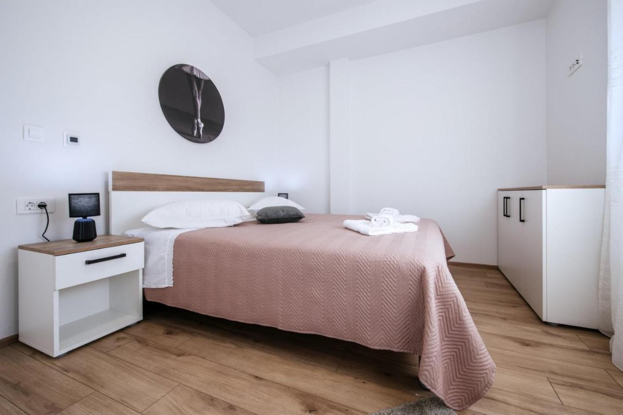Crowonder Sun Dance Apartments With Heated Swimming Pool Seaview And Garden Свети-Филип-и-Яков Экстерьер фото
